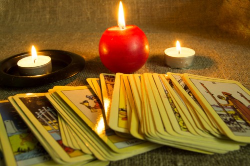 Lenormandkarten 11-15: Foto: © Zvereva_Tatiana / shutterstock / #1295443765